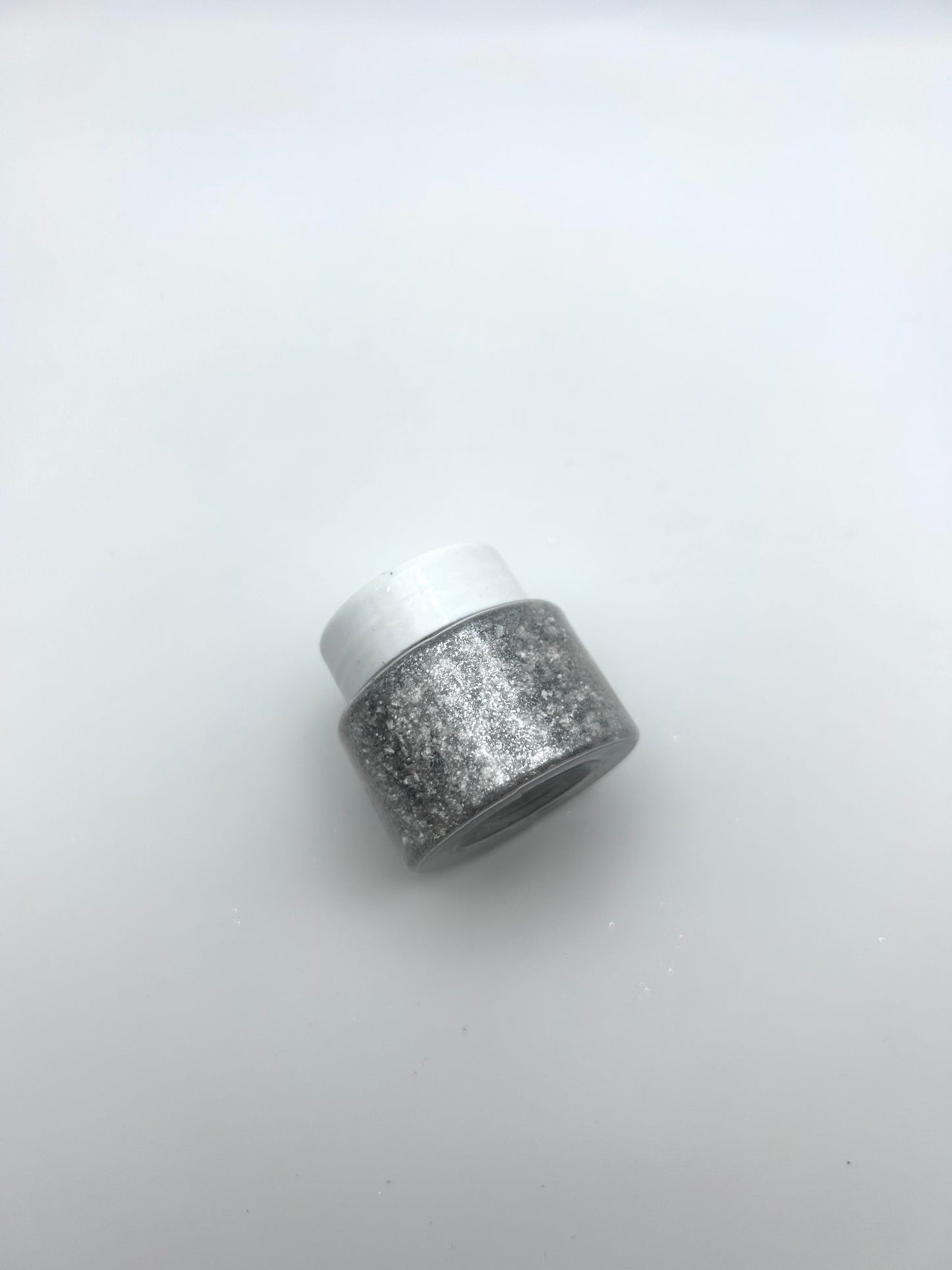 Silver Edible Glitter (Drinks and Desserts)